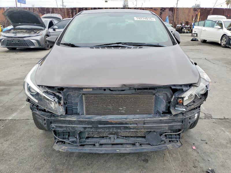Photo 5 from auction – 2017 KIA FORTE LX with VIN 3KPFL4A74HE131651