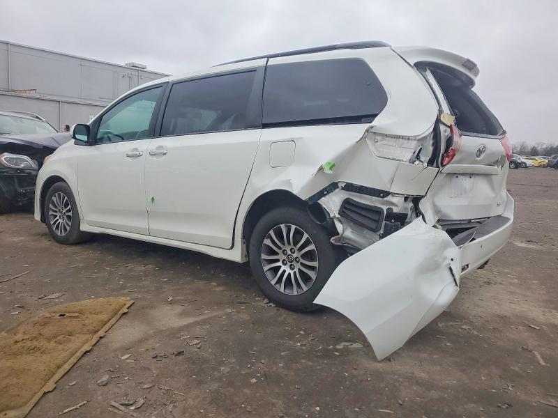 Photo 2 from auction – 2018 TOYOTA SIENNA XLE with VIN 5TDYZ3DC2JS932973