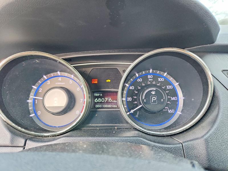 Photo 9 from auction – 2011 HYUNDAI SONATA SE with VIN 5NPEC4AC5BH108696
