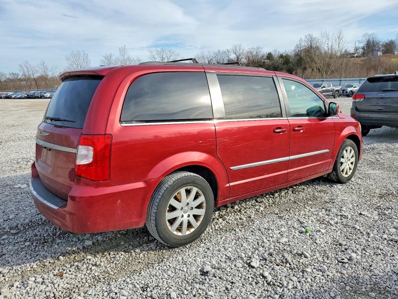 Photo 3 from auction – 2016 CHRYSLER TOWN & COU with VIN 2C4RC1BG2GR157916