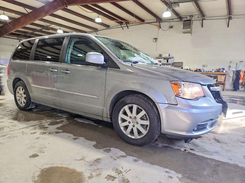 Photo 4 from auction – 2016 CHRYSLER TOWN & COU with VIN 2C4RC1BG4GR212737