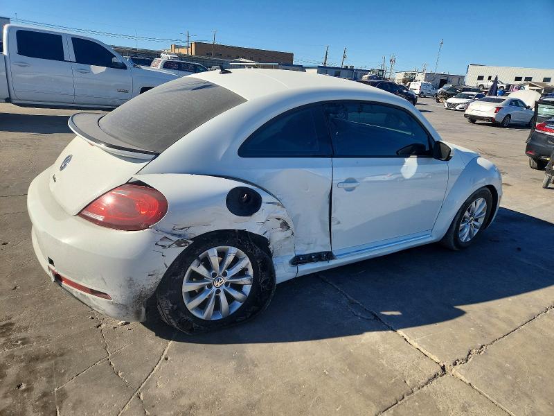 Photo 3 from auction – 2019 VOLKSWAGEN BEETLE with VIN 3VWFD7AT5KM706345