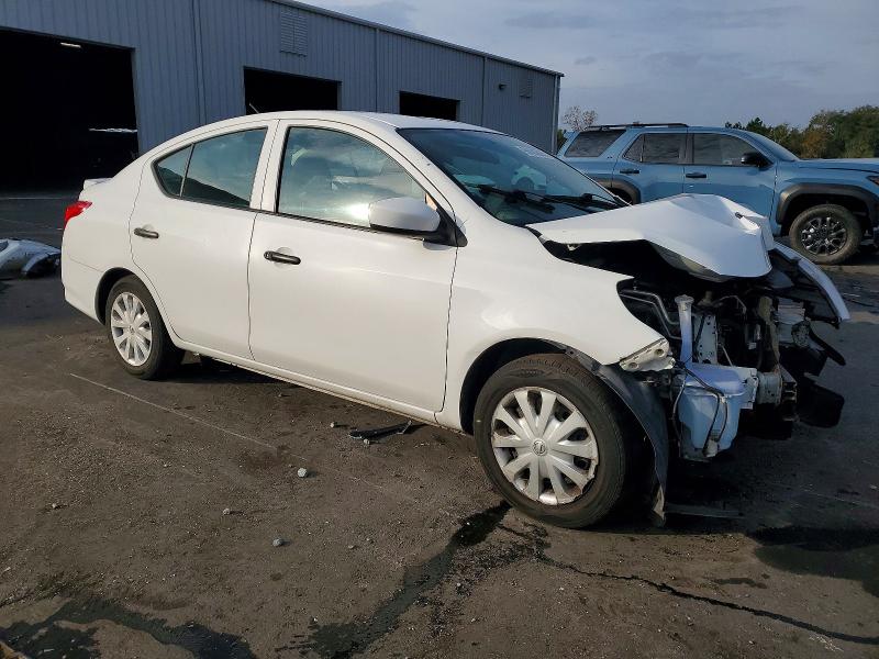 Photo 4 from auction – 2017 NISSAN VERSA with VIN 3N1CN7APXHL839822