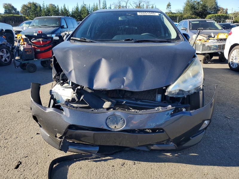 Photo 5 from auction – 2013 TOYOTA PRIUS C with VIN JTDKDTB36D1042131