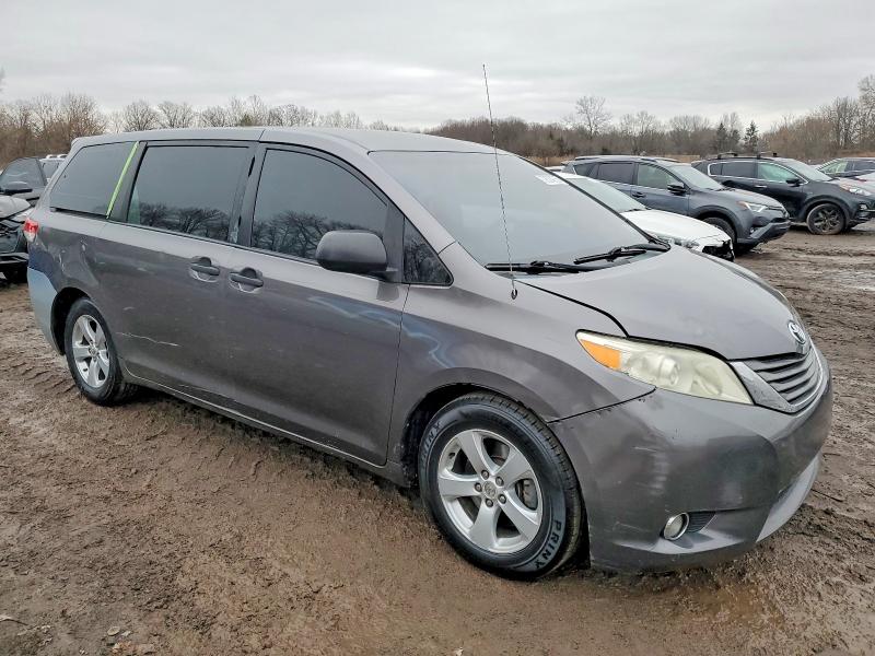 Photo 4 from auction – 2011 TOYOTA SIENNA with VIN 5TDZK3DCXBS076249