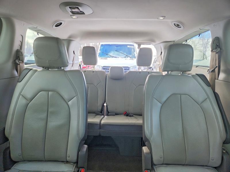 Photo 10 from auction – 2018 CHRYSLER PACIFICA T with VIN 2C4RC1BG5JR203956