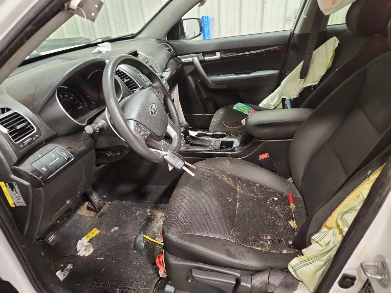 Photo 7 from auction – 2015 KIA SORENTO LX with VIN 5XYKTCA68FG650587