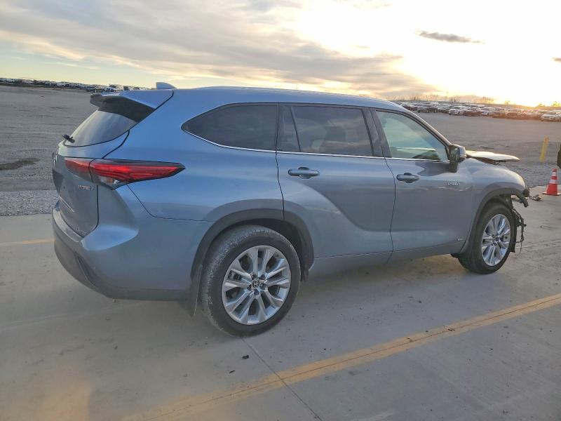 Photo 3 from auction – 2021 TOYOTA HIGHLANDER with VIN 5TDDBRCH1MS016034