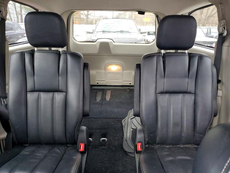 Photo 10 from auction – 2012 CHRYSLER TOWN AND C with VIN 2C4RC1BG2CR239977