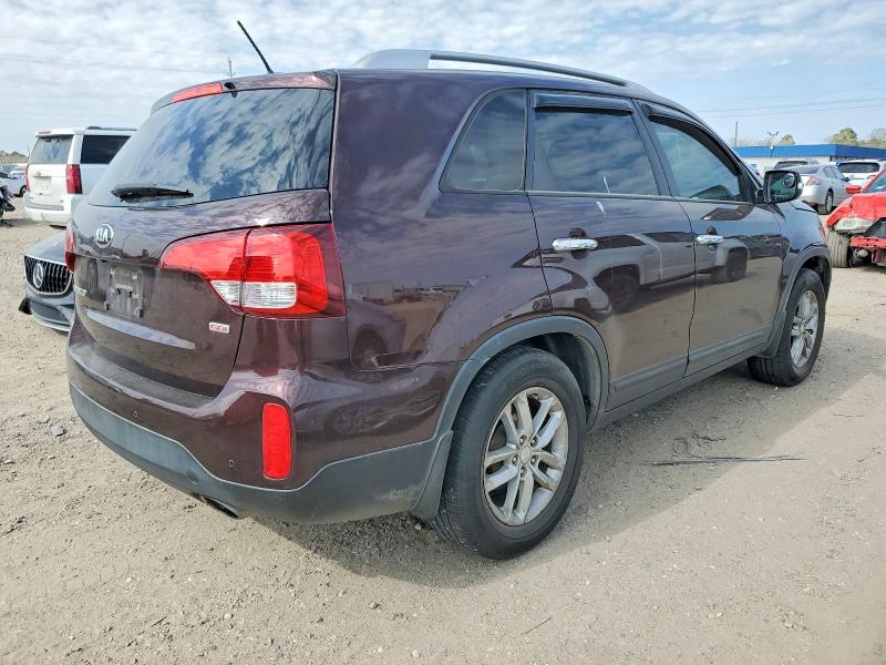 Photo 3 from auction – 2015 KIA SORENTO LX with VIN 5XYKT3A64FG644284