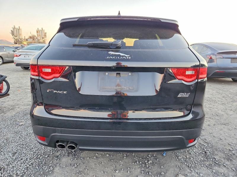 Photo 6 from auction – 2017 JAGUAR F-PACE PRE with VIN SADCJ2BN2HA098649