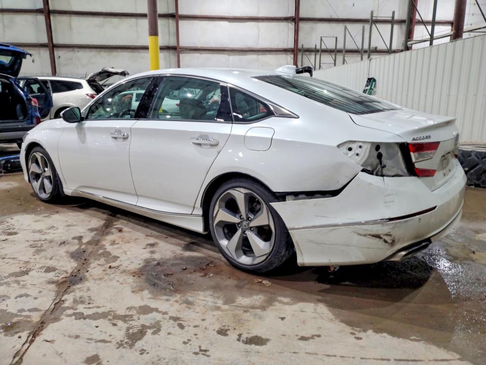Photo 2 from auction – 2018 HONDA ACCORD with VIN 1HGCV1F97JA062910