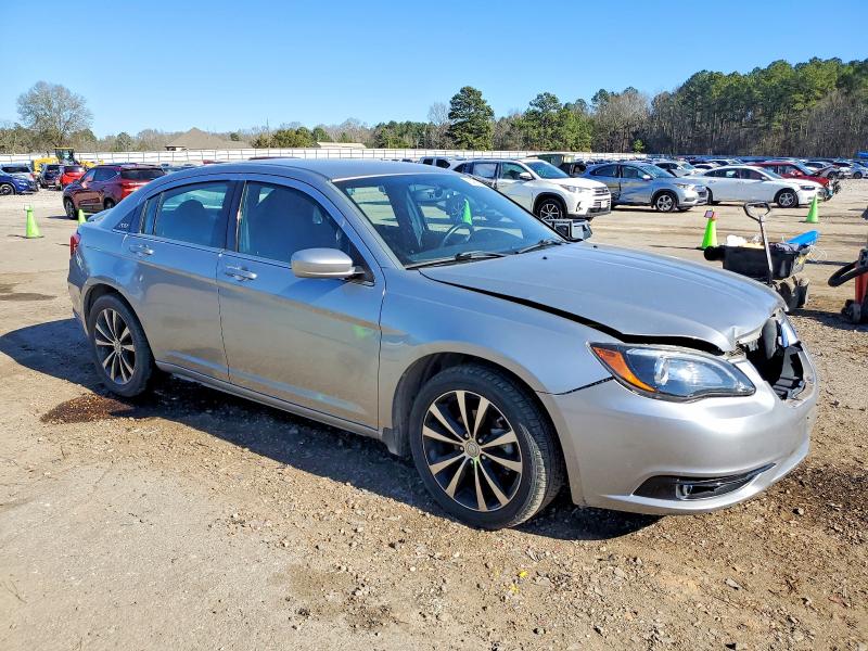 Photo 4 from auction – 2013 CHRYSLER 200 with VIN 1C3CCBBB2DN510216