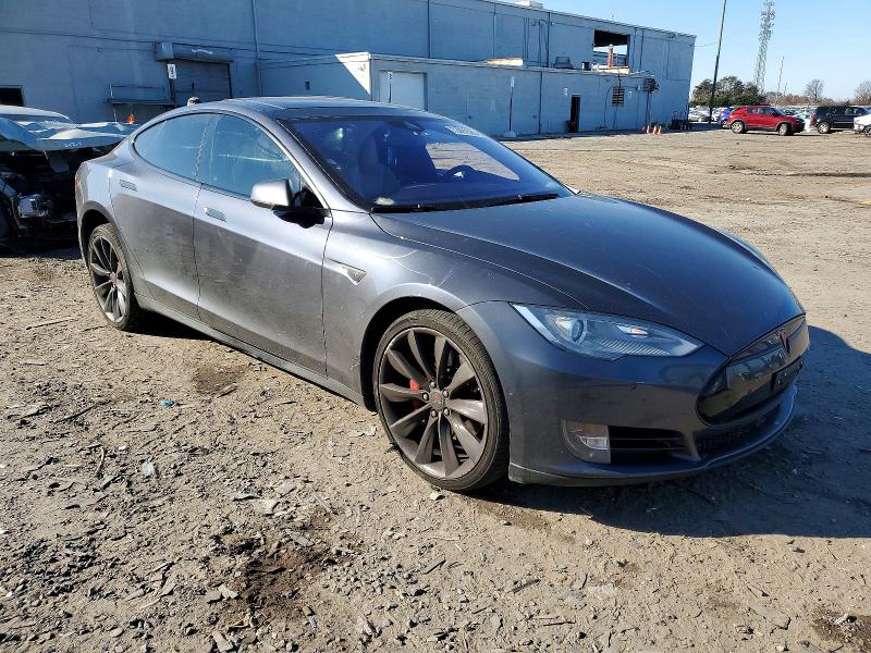 Photo 4 from auction – 2016 TESLA MODEL S with VIN 5YJSA1E47GF131672