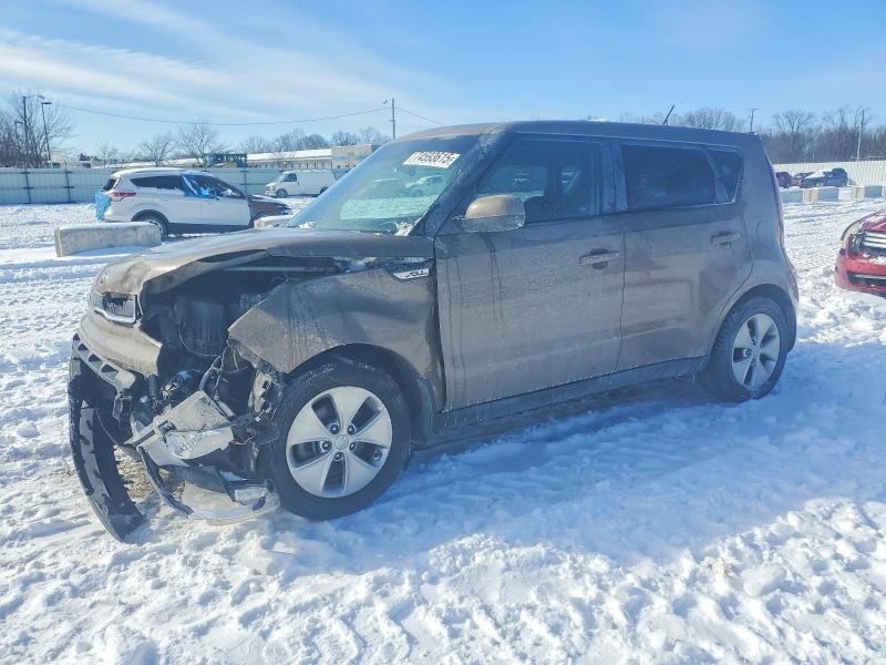 KIA SOUL 2015 with VIN KNDJN2A27F7176447 - Photo from auction