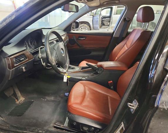 Photo 7 from auction – 2010 BMW 328 XI with VIN WBAPK7C55AA458750