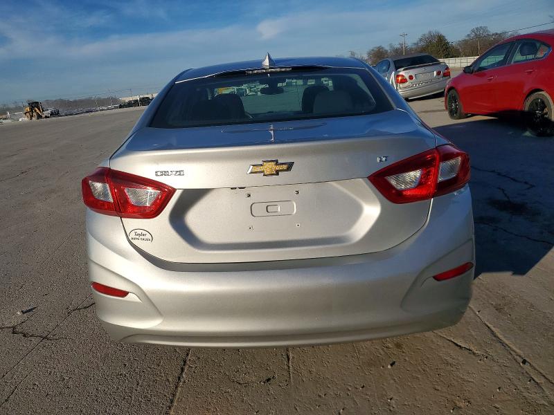 Photo 6 from auction – 2017 CHEVROLET CRUZE with VIN 1G1BE5SM2H7175207