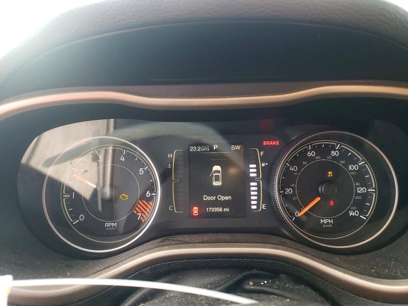 Photo 9 from auction – 2015 JEEP CHEROKEE with VIN 1C4PJMCB4FW792739