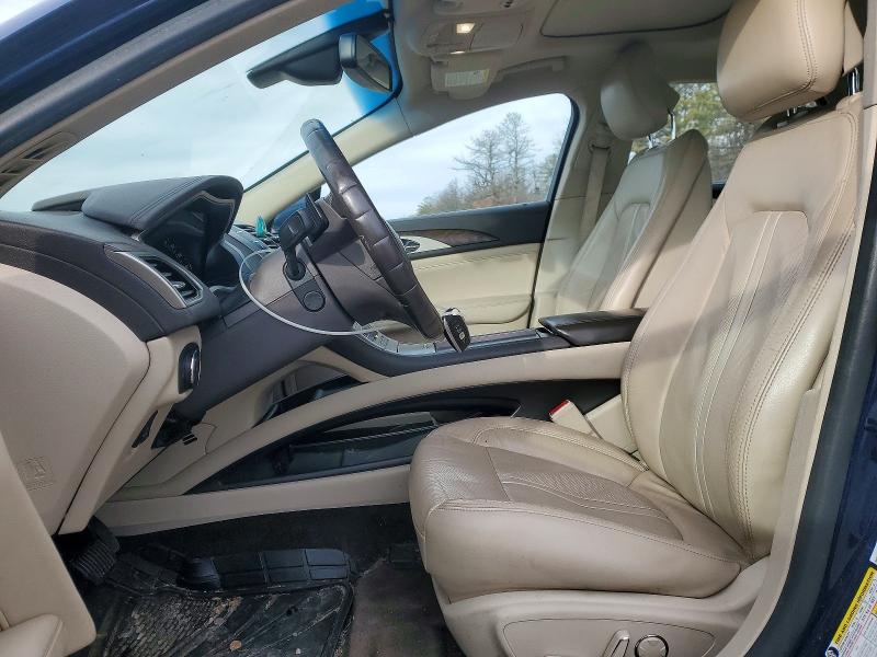 Photo 7 from auction – 2017 LINCOLN MKZ RESERV with VIN 3LN6L5FC1HR612568