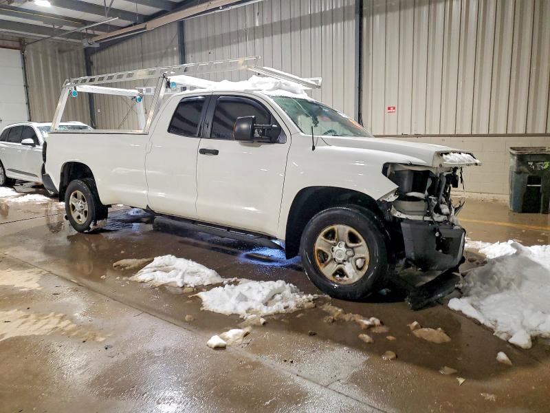 Photo 4 from auction – 2014 TOYOTA TUNDRA DOU with VIN 5TFCY5F10EX016796