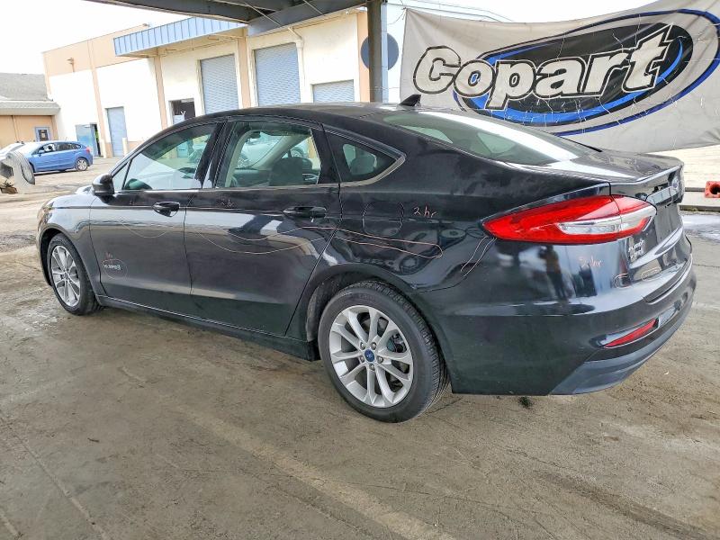 Photo 2 from auction – 2019 FORD FUSION with VIN 3FA6P0LU9KR141128