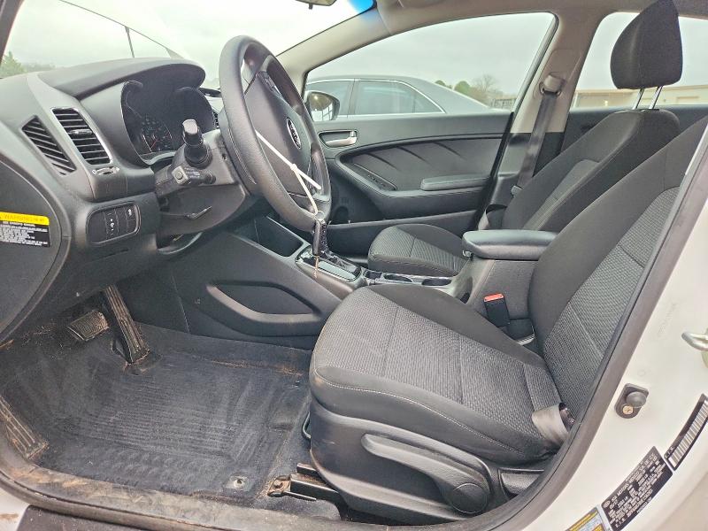 Photo 7 from auction – 2017 KIA FORTE LX with VIN 3KPFK4A7XHE156265