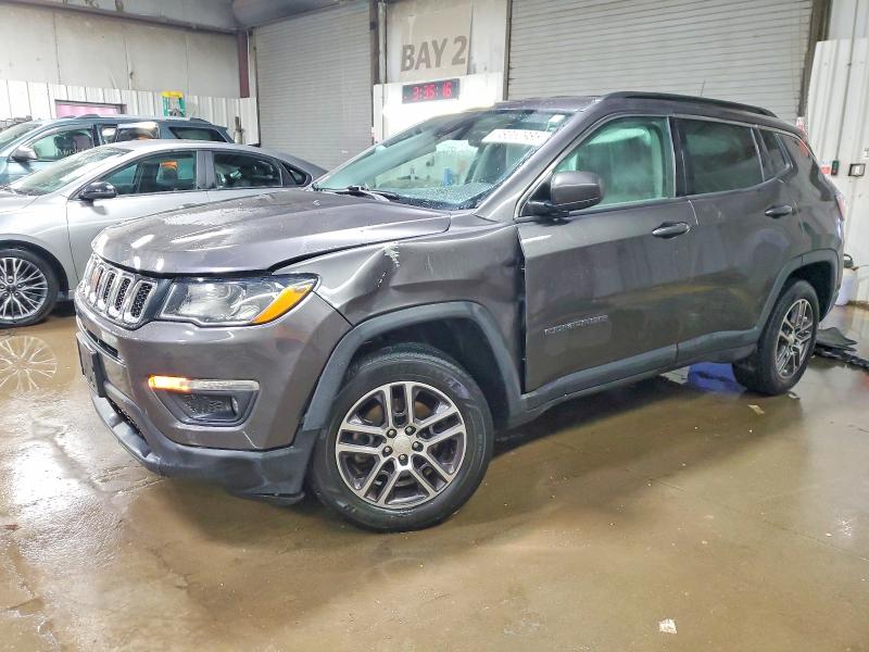 JEEP COMPASS 2017 with VIN 3C4NJDBB5HT660445 - Photo from auction