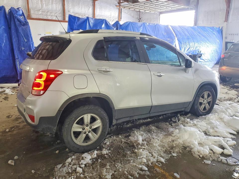 Photo 3 from auction – 2020 CHEVROLET TRAX with VIN KL7CJLSB6LB002268