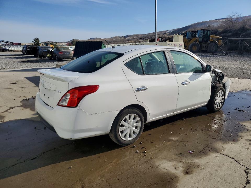 Photo 3 from auction – 2018 NISSAN VERSA S with VIN 3N1CN7AP9JL886216