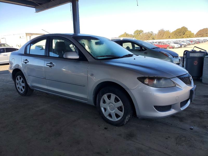 Photo 4 from auction – 2006 MAZDA MAZDA3 with VIN JM1BK12G261435348