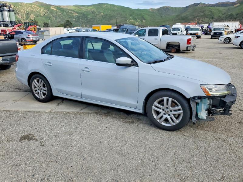 Photo 4 from auction – 2017 VOLKSWAGEN JETTA with VIN 3VW2B7AJ3HM381027