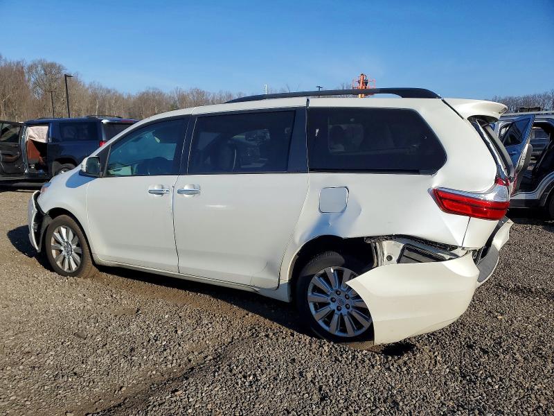 Photo 2 from auction – 2015 TOYOTA SIENNA XLE with VIN 5TDYK3DC9FS664953