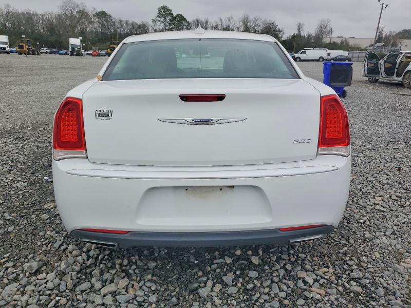 Photo 6 from auction – 2018 CHRYSLER 300 TOURIN with VIN 2C3CCAAG2JH281838