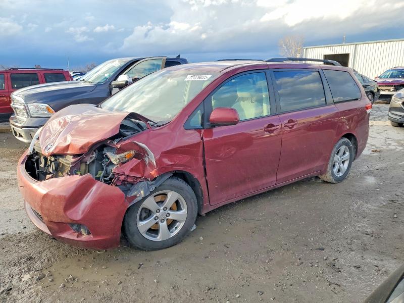 TOYOTA SIENNA 2013 with VIN 5TDKK3DC2DS400296 - Photo from auction