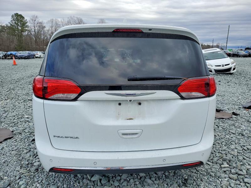 Photo 6 from auction – 2018 CHRYSLER PACIFICA T with VIN 2C4RC1FG9JR352266