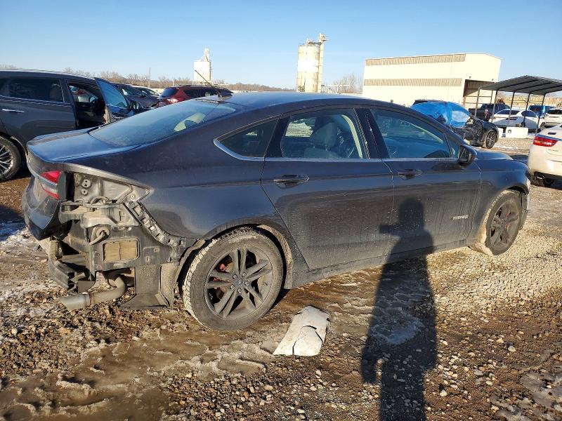 Photo 3 from auction – 2018 FORD FUSION with VIN 3FA6P0LU9JR175956