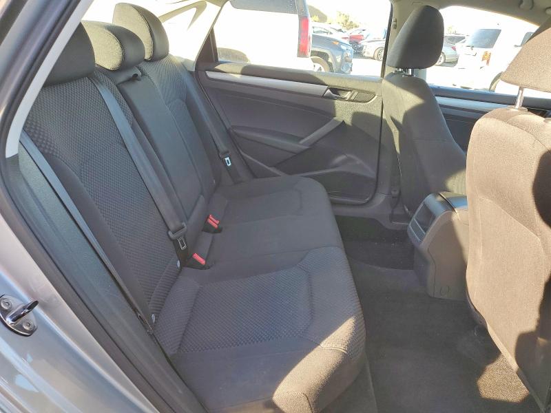 Photo 10 from auction – 2014 VOLKSWAGEN PASSAT S with VIN 1VWAT7A38EC109127
