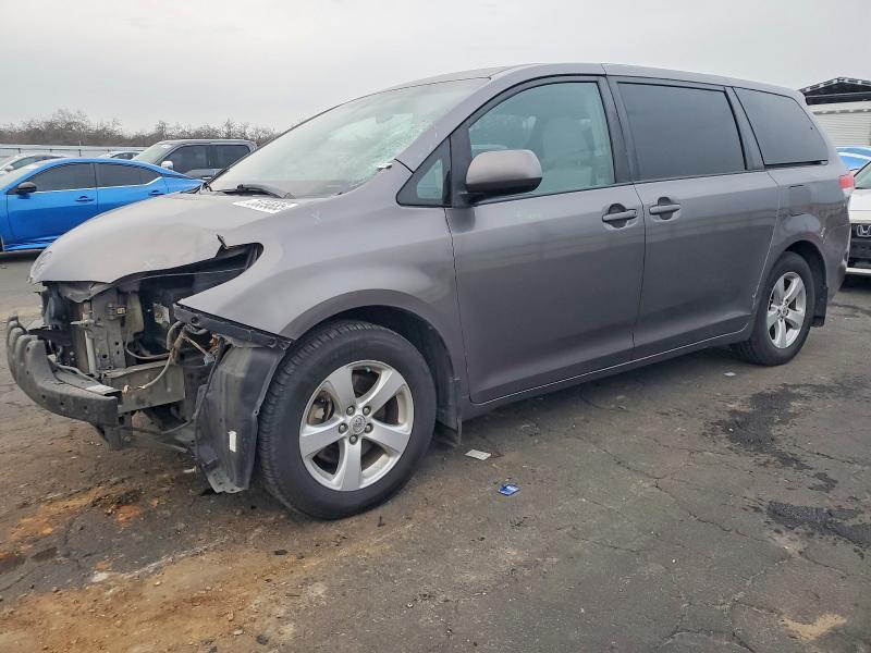 TOYOTA SIENNA BAS 2011 with VIN 5TDKA3DCXBS008215 - Photo from auction