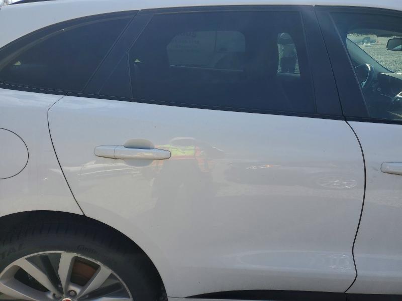 Photo 10 from auction – 2017 JAGUAR F-PACE R - with VIN SADCL2BV4HA099330