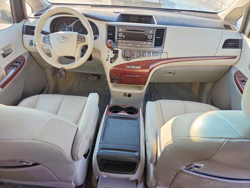 Photo 8 from auction – 2013 TOYOTA SIENNA 4X4 with VIN 5TDYK3DC6DS352523