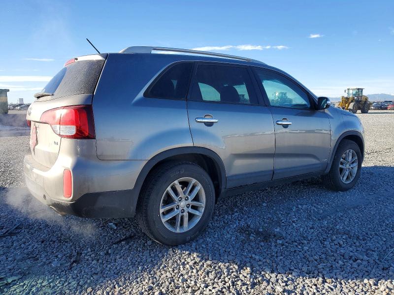Photo 3 from auction – 2015 KIA SORENTO LX with VIN 5XYKTDA72FG649207