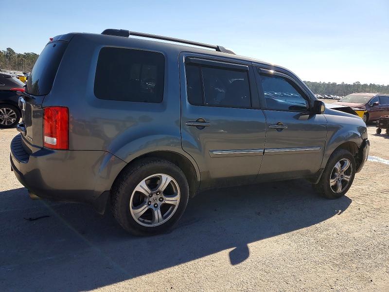 Photo 3 from auction – 2010 HONDA PILOT TOUR with VIN 5FNYF3H95AB008975