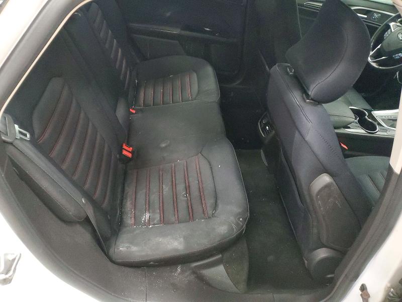 Photo 10 from auction – 2016 FORD FUSION SE with VIN 3FA6P0T92GR168089
