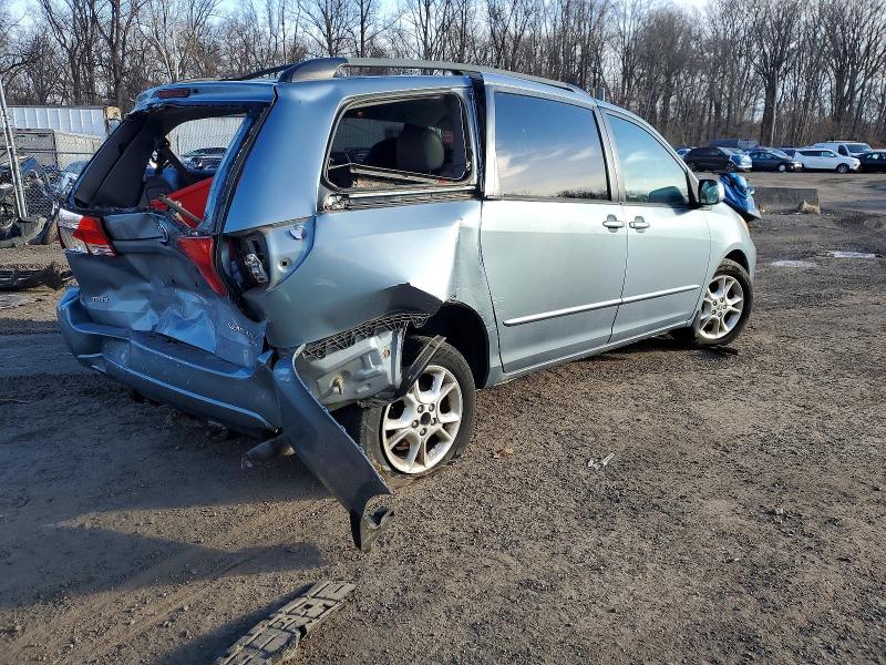 Photo 3 from auction – 2004 TOYOTA SIENNA with VIN 5TDBA22C74S011654