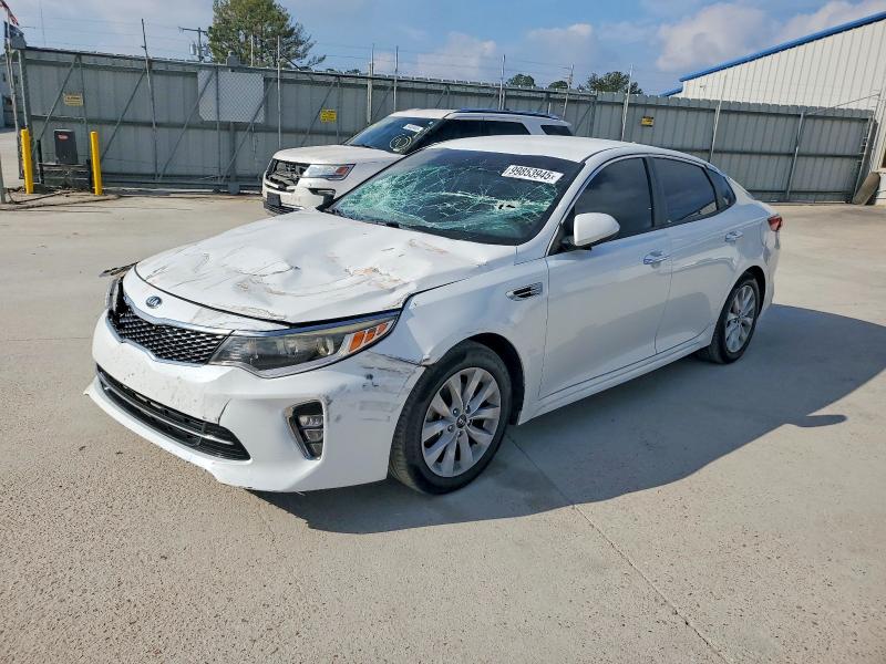 KIA OPTIMA 2018 with VIN 5XXGT4L38JG190939 - Photo from auction