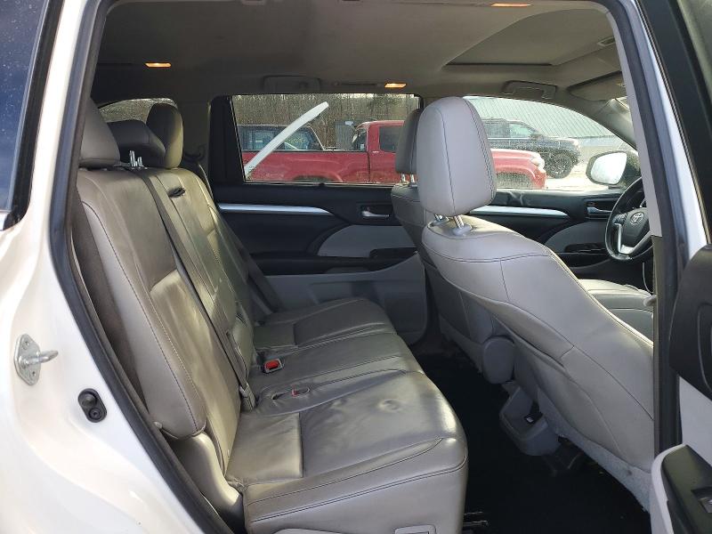Photo 11 from auction – 2015 TOYOTA HIGHLANDER with VIN 5TDJKRFH2FS208645