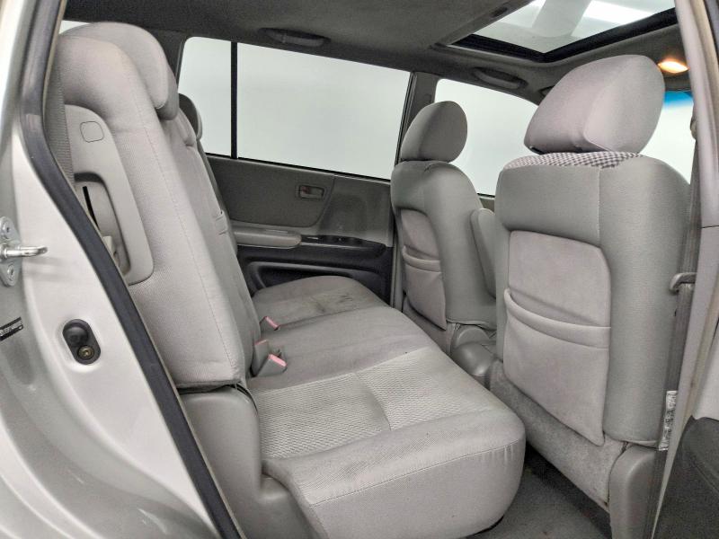 Photo 11 from auction – 2004 TOYOTA HIGHLANDER with VIN JTEDP21A440010855