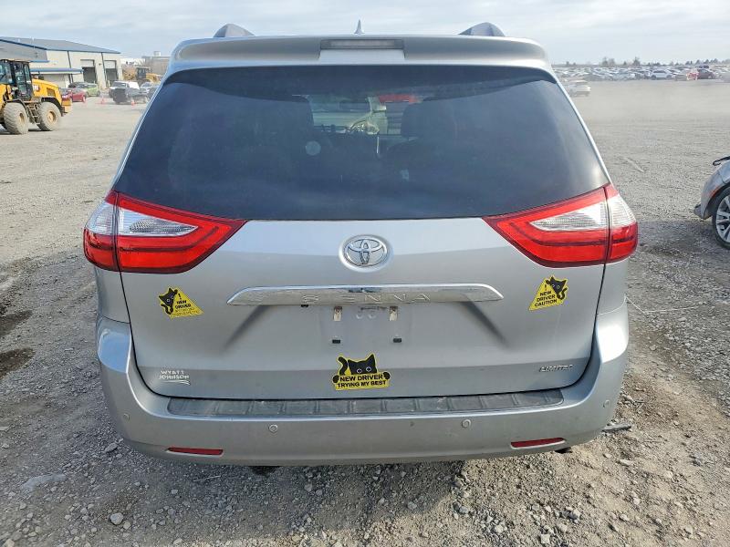 Photo 6 from auction – 2017 TOYOTA SIENNA XLE with VIN 5TDYZ3DC2HS869562
