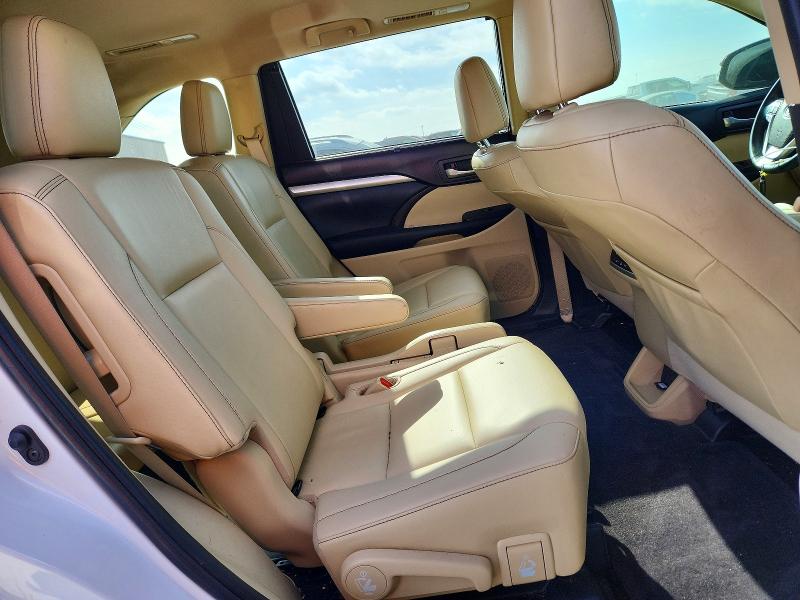 Photo 11 from auction – 2019 TOYOTA HIGHLANDER with VIN 5TDKZRFH5KS554019