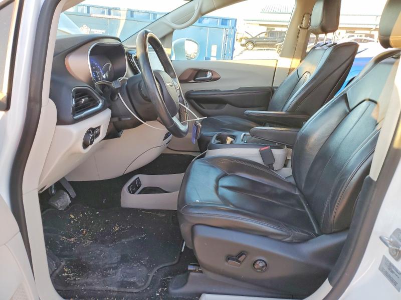 Photo 7 from auction – 2017 CHRYSLER PACIFICA with VIN 2C4RC1EG7HR752595
